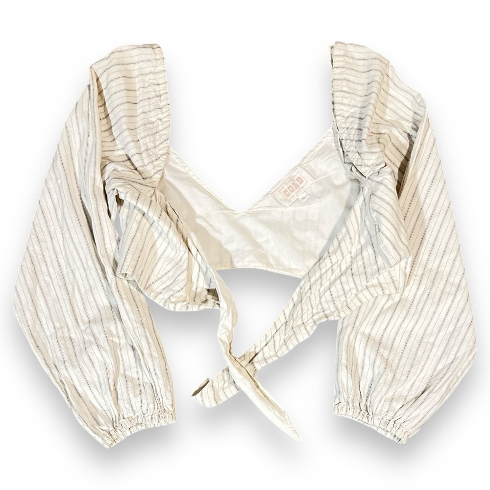 Stone Cold Fox Haven Crop Top - Picture 5 of 8